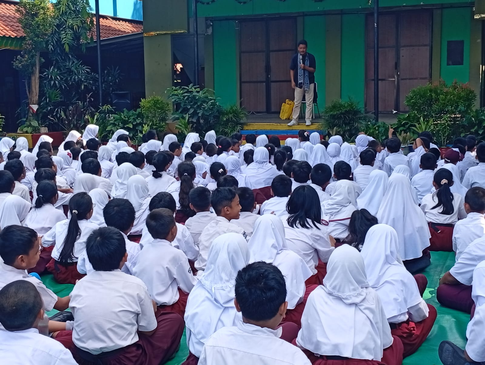 Wisata LiterAsyik Ke SDN Cipinang Muara 05